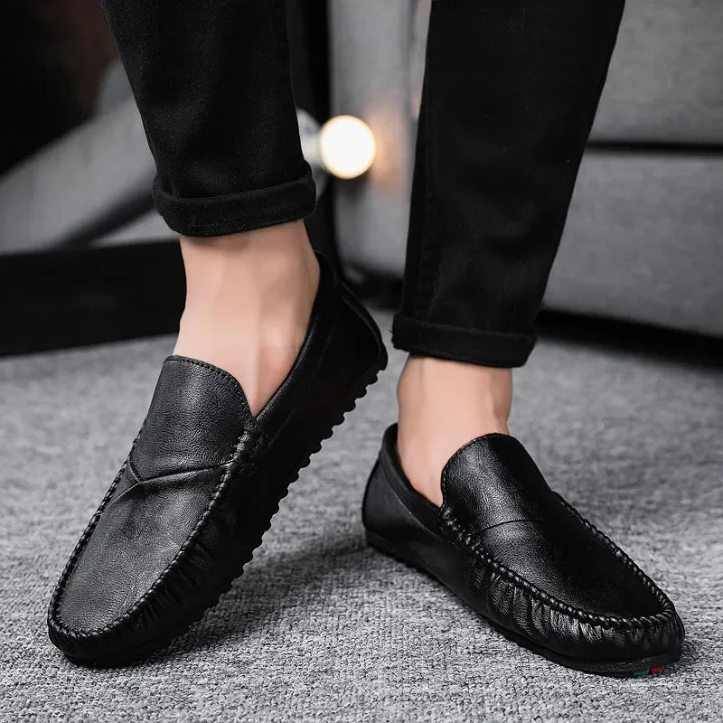 Men's Loafers in A Retro Solid
