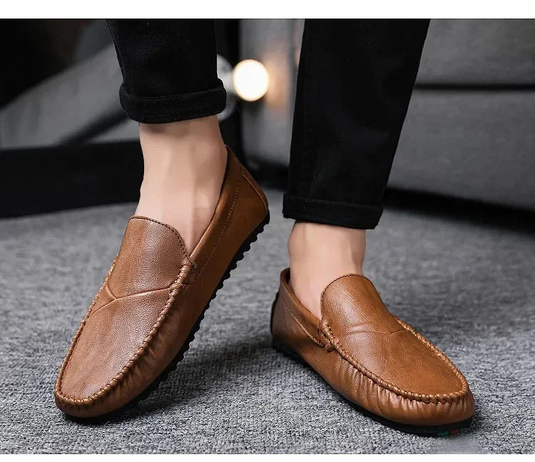 Men's Loafers in A Retro Solid