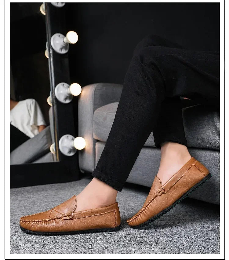 Men's Loafers in A Retro Solid