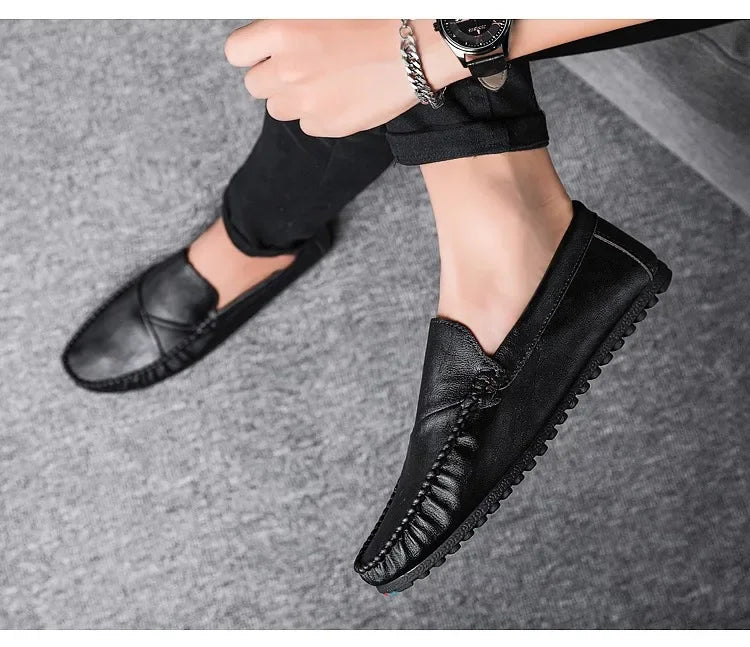 Men's Loafers in A Retro Solid