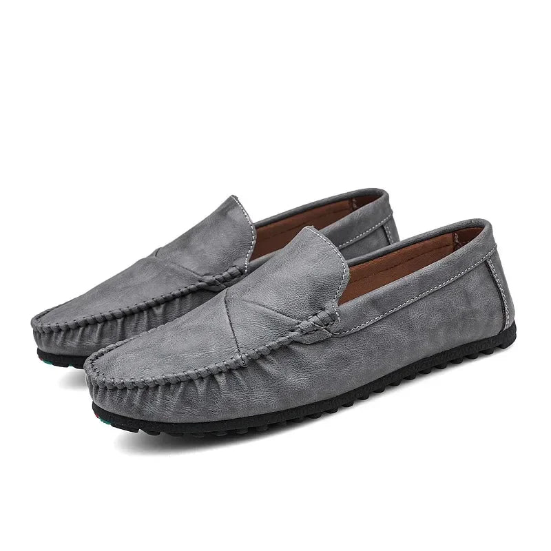 Men's Loafers in A Retro Solid