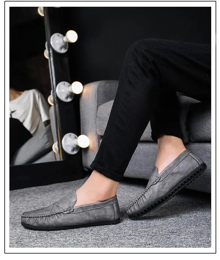 Men's Loafers in A Retro Solid