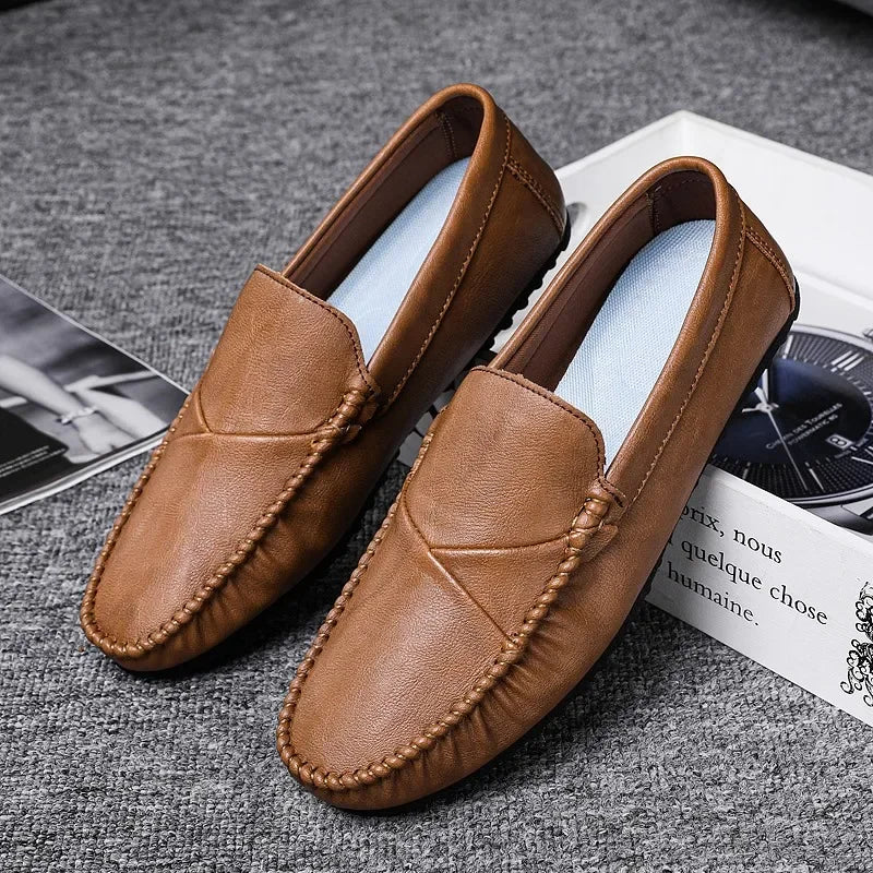 Men's Loafers in A Retro Solid