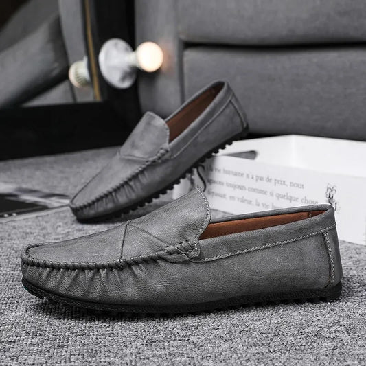 Men's Loafers in A Retro Solid